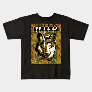 Wild wolf head on camo pattern Kids T-Shirt